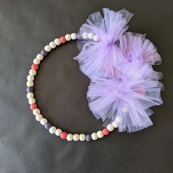 🔥 Wreath - 10" diameter - wood beads - tulle bow - handmade - Picture 2 of 5